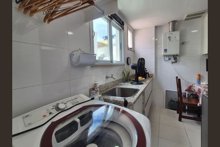 Apartamento à venda com 213m², 4 quartos e 3 vagas Apartamento à venda com 213m², 4 quartos e 3 vagasÁrea de Serviço