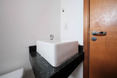 Apartamento para alugar com 38m², 2 quartos e sem vagaBanheiro