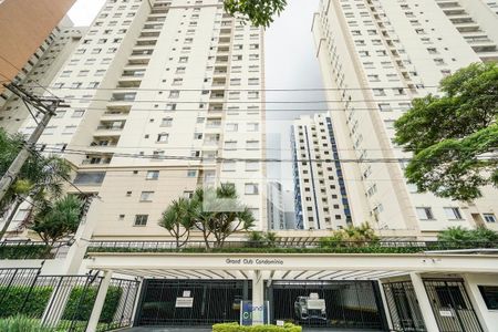 Studio para alugar com 30m², 1 quarto e 1 vaga Studio para alugar com 30m², 1 quarto e 1 vagaFachada