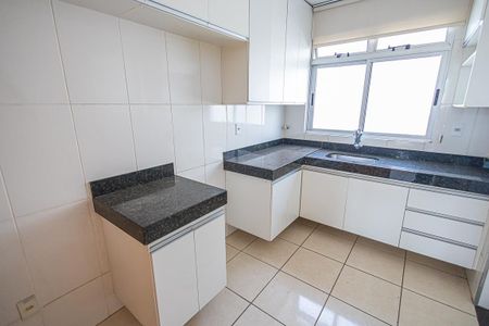 Apartamento para alugar com 190m², 4 quartos e 3 vagas Apartamento para alugar com 190m², 4 quartos e 3 vagasCozinha