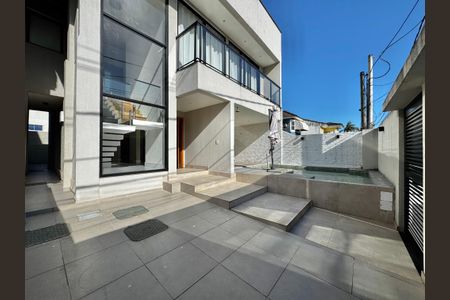 Casa de condomínio para alugar com 300m², 3 quartos e 2 vagasÁrea externa