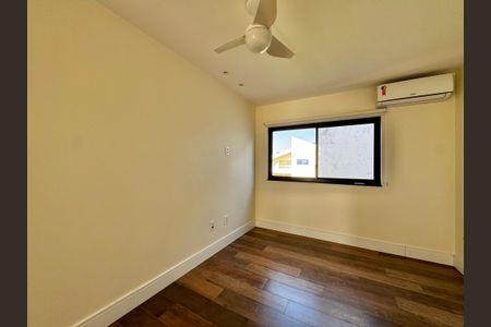 Casa de condomínio para alugar com 300m², 3 quartos e 2 vagasQuarto 