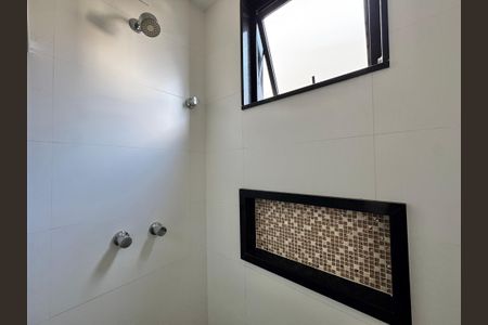 Casa de condomínio para alugar com 300m², 3 quartos e 2 vagasSuíte 2 - Banheiro