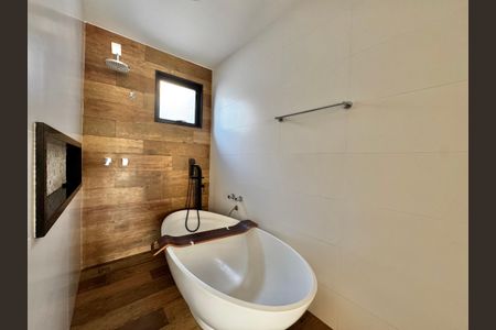 Casa de condomínio para alugar com 300m², 3 quartos e 2 vagasSuíte 1 - Banheiro