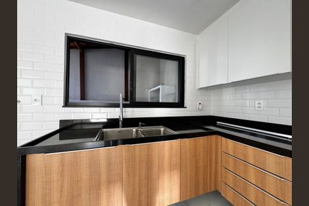 Casa de condomínio para alugar com 300m², 3 quartos e 2 vagasCozinha