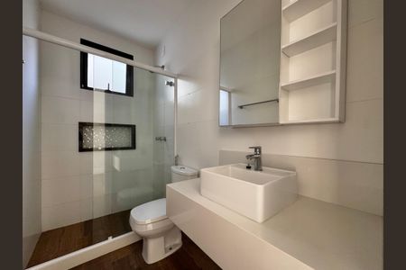 Casa de condomínio para alugar com 300m², 3 quartos e 2 vagasSuíte 2 - Banheiro