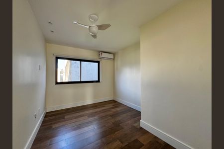 Casa de condomínio para alugar com 300m², 3 quartos e 2 vagasQuarto 