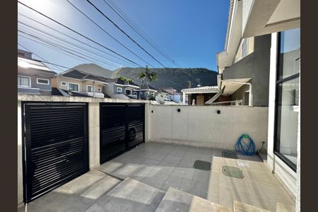 Casa de condomínio para alugar com 300m², 3 quartos e 2 vagasÁrea externa