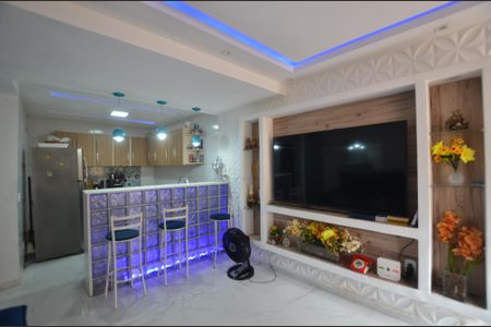 Sala de casa para alugar com 2 quartos, 72m² em Cascadura, Rio de Janeiro