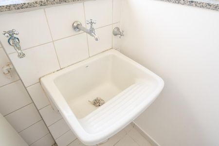 Apartamento à venda com 84m², 3 quartos e 2 vagas Apartamento à venda com 84m², 3 quartos e 2 vagasLavanderia