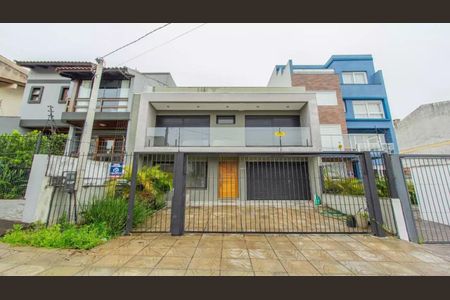 Casa para alugar com 190m², 3 quartos e 2 vagas Casa para alugar com 190m², 3 quartos e 2 vagasFachada