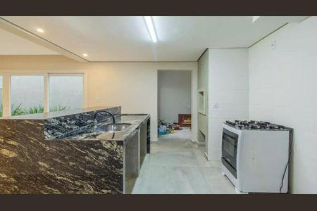 Casa para alugar com 190m², 3 quartos e 2 vagas Casa para alugar com 190m², 3 quartos e 2 vagasCozinha