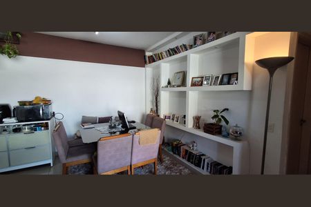 Apartamento à venda com 80m², 3 quartos e 1 vaga Apartamento à venda com 80m², 3 quartos e 1 vagaSala