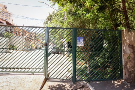 Casa de condomínio à venda com 90m², 2 quartos e 1 vaga Casa de condomínio à venda com 90m², 2 quartos e 1 vagaFachada com placa