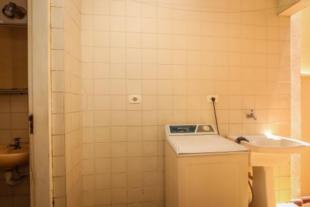 Casa de condomínio à venda com 90m², 2 quartos e 1 vaga Casa de condomínio à venda com 90m², 2 quartos e 1 vagaLavanderia