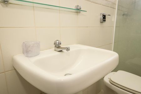 Casa de condomínio à venda com 90m², 2 quartos e 1 vaga Casa de condomínio à venda com 90m², 2 quartos e 1 vagaBanheiro