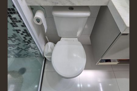 Apartamento à venda com 47m², 2 quartos e 1 vaga Apartamento à venda com 47m², 2 quartos e 1 vagaBanheiro Social