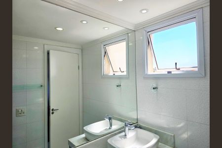 Apartamento à venda com 47m², 2 quartos e 1 vaga Apartamento à venda com 47m², 2 quartos e 1 vagaBanheiro Social