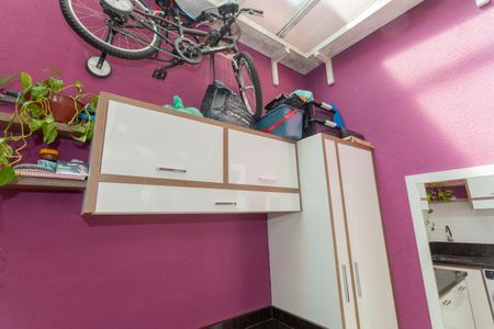 Casa à venda com 72m², 2 quartos e 1 vagaÁrea de Serviço