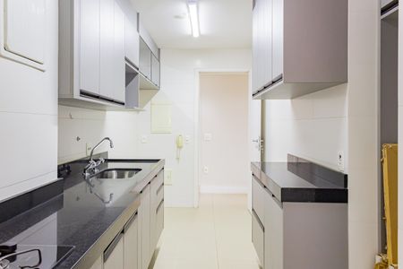 Apartamento à venda com 108m², 3 quartos e 2 vagas Apartamento à venda com 108m², 3 quartos e 2 vagasCozinha