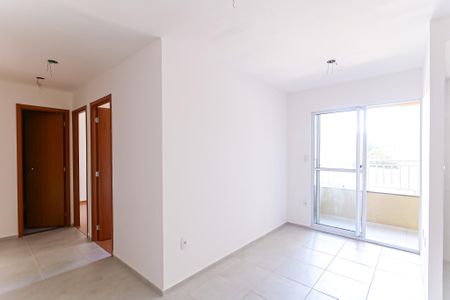 Sala de apartamento para alugar com 2 quartos, 48m² em Del Castilho, Rio de Janeiro