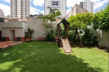 Apartamento à venda com 120m², 4 quartos e 2 vagas Apartamento à venda com 120m², 4 quartos e 2 vagasÁrea Comum - Playground