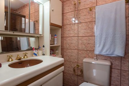 Apartamento à venda com 120m², 4 quartos e 2 vagas Apartamento à venda com 120m², 4 quartos e 2 vagasBanheiro do quarto 3 Suíte