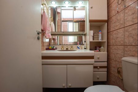 Apartamento à venda com 120m², 4 quartos e 2 vagas Apartamento à venda com 120m², 4 quartos e 2 vagasBanheiro do quarto 3 Suíte