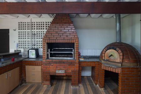 Apartamento à venda com 120m², 4 quartos e 2 vagas Apartamento à venda com 120m², 4 quartos e 2 vagasÁrea comum - Churrasqueira