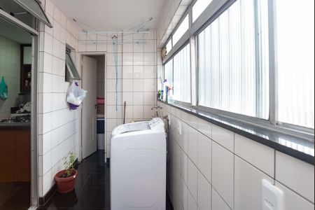 Apartamento à venda com 120m², 4 quartos e 2 vagas Apartamento à venda com 120m², 4 quartos e 2 vagasÁrea de Serviço