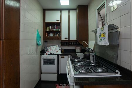 Apartamento à venda com 120m², 4 quartos e 2 vagas Apartamento à venda com 120m², 4 quartos e 2 vagasCozinha