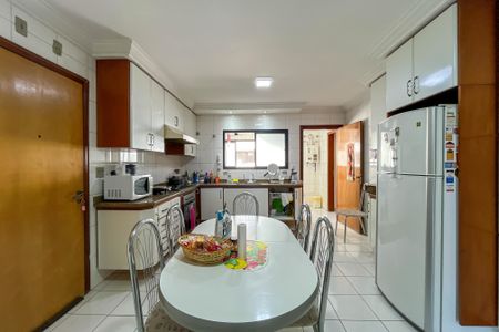 Apartamento para alugar com 130m², 3 quartos e 2 vagas Apartamento para alugar com 130m², 3 quartos e 2 vagasCozinha