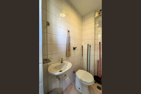 Apartamento para alugar com 130m², 3 quartos e 2 vagas Apartamento para alugar com 130m², 3 quartos e 2 vagasBanheiro de serviço