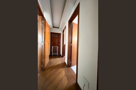 Apartamento para alugar com 130m², 3 quartos e 2 vagas Apartamento para alugar com 130m², 3 quartos e 2 vagasCorredor