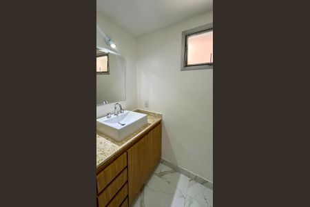 Apartamento à venda com 106m², 3 quartos e 2 vagasBanheiro da Suíte