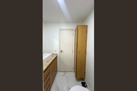 Apartamento à venda com 106m², 3 quartos e 2 vagasBanheiro Social