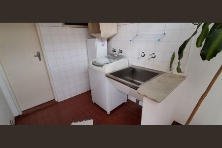 Casa à venda com 200m², 3 quartos e 2 vagas Casa à venda com 200m², 3 quartos e 2 vagasÁrea de Serviço