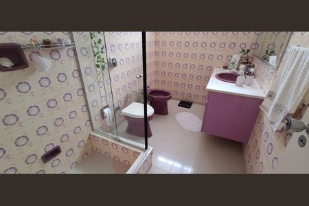 Casa à venda com 200m², 3 quartos e 2 vagas Casa à venda com 200m², 3 quartos e 2 vagasBanheiro Social