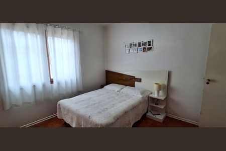 Casa à venda com 200m², 3 quartos e 2 vagas Casa à venda com 200m², 3 quartos e 2 vagasQuarto 2