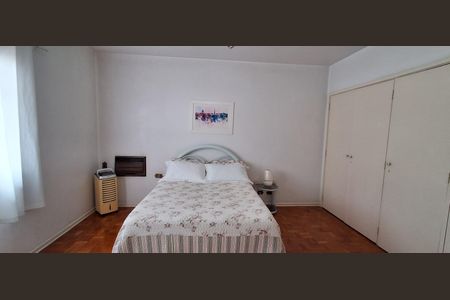 Casa à venda com 200m², 3 quartos e 2 vagas Casa à venda com 200m², 3 quartos e 2 vagasQuarto 1