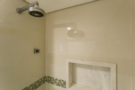 Apartamento para alugar com 100m², 2 quartos e 1 vaga Apartamento para alugar com 100m², 2 quartos e 1 vagaBanheiro da Suíte 1