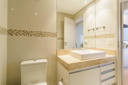 Apartamento para alugar com 100m², 2 quartos e 1 vaga Apartamento para alugar com 100m², 2 quartos e 1 vagaBanheiro da Suíte 2