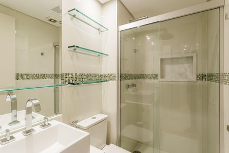 Apartamento para alugar com 100m², 2 quartos e 1 vaga Apartamento para alugar com 100m², 2 quartos e 1 vagaBanheiro da Suíte 1