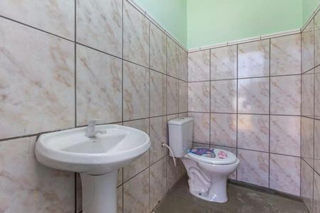 Casa para alugar com 80m², 2 quartos e 1 vaga Casa para alugar com 80m², 2 quartos e 1 vagaBanheiro da Área Externa