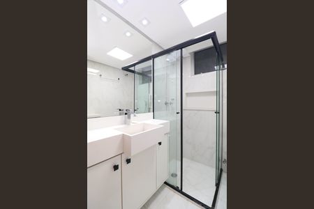 Banheiro de apartamento à venda com 1 quarto, 31m² em Jardim Paulista, São Paulo