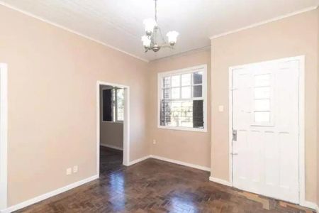 Sala de casa para alugar com 2 quartos, 90m² em Navegantes, Porto Alegre