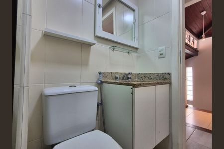 Casa de condomínio à venda com 122m², 4 quartos e 2 vagasBanheiro 