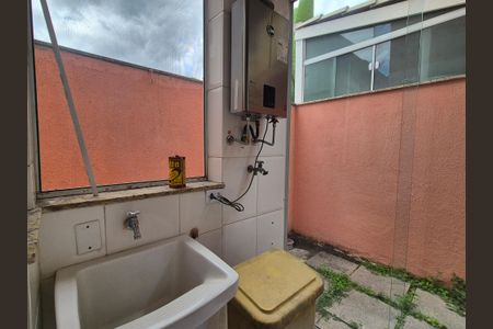 Casa de condomínio à venda com 122m², 4 quartos e 2 vagasÁrea de Serviço 