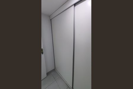 Apartamento à venda com 107m², 3 quartos e 3 vagas Apartamento à venda com 107m², 3 quartos e 3 vagasQuarto de Serviço