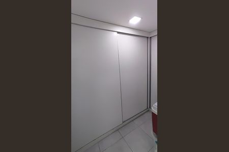 Apartamento à venda com 107m², 3 quartos e 3 vagas Apartamento à venda com 107m², 3 quartos e 3 vagasQuarto de Serviço